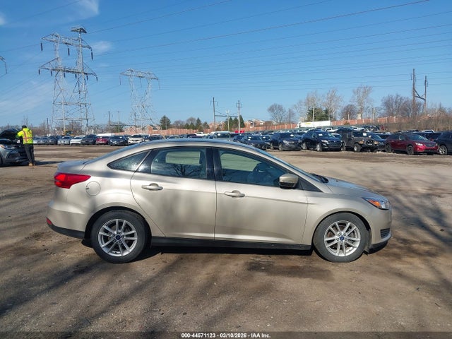 Ford FOCUS SE 2017 1FADP3F27HL327907 Image 13