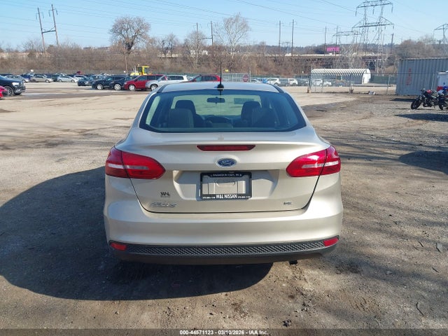 Ford FOCUS SE 2017 1FADP3F27HL327907 Image 16