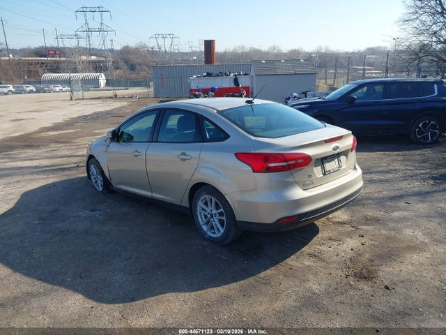 Ford FOCUS SE 2017 1FADP3F27HL327907 Image 3