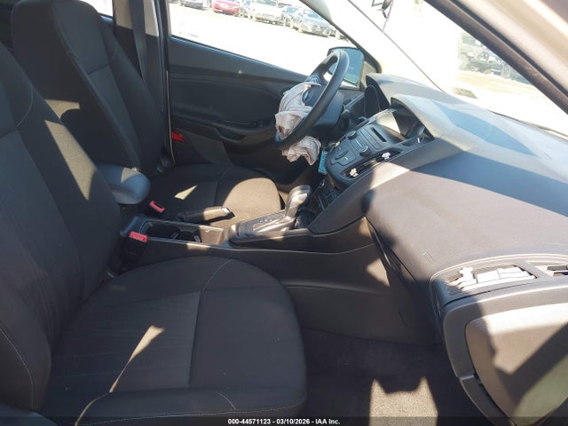 Ford FOCUS SE 2017 1FADP3F27HL327907 Image 5