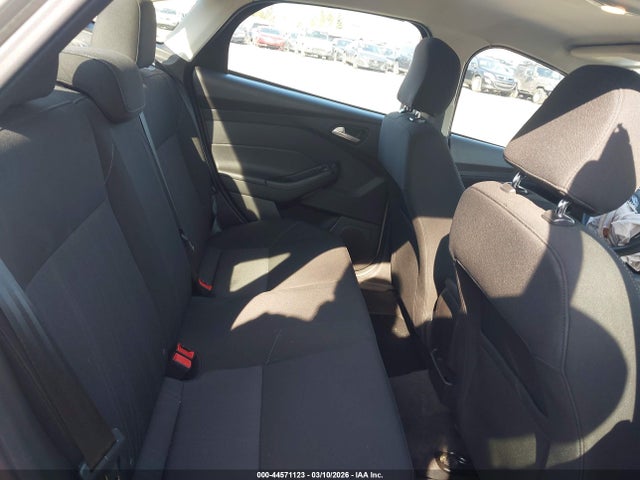 Ford FOCUS SE 2017 1FADP3F27HL327907 Image 8