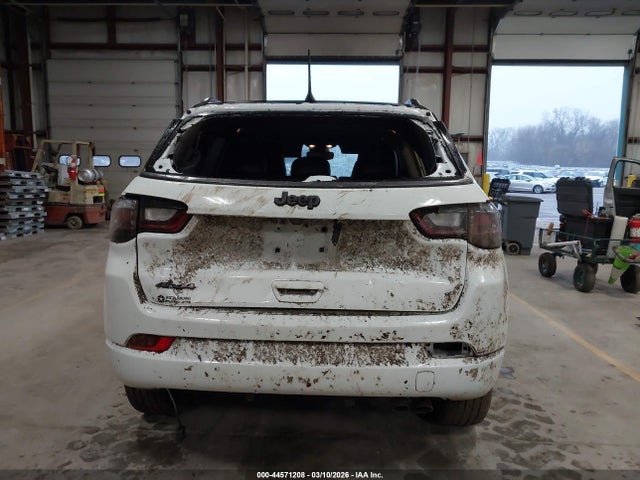 44571208 :رقم المزاد ، 3C4NJDCB0NT172398 vin ، 2022 Jeep Compass High Altitude 4x4 مزاد بيع