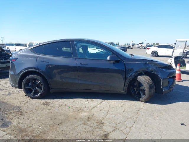 7SAYGDED5TF404728 Tesla Model Y Premium Rear-wheel Drive/standard Rear-wheel Drive