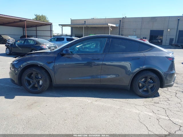 7SAYGDED5TF404728 Tesla Model Y Premium Rear-wheel Drive/standard Rear-wheel Drive