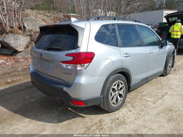 2022 SUBARU FORESTER JF2SKAEC9NH502088 Photo 3