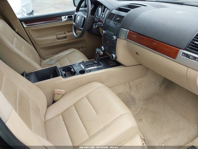 44571296 :رقم المزاد ، WVGBG77L05D018006 vin ، 2005 Volkswagen Touareg V6 مزاد بيع