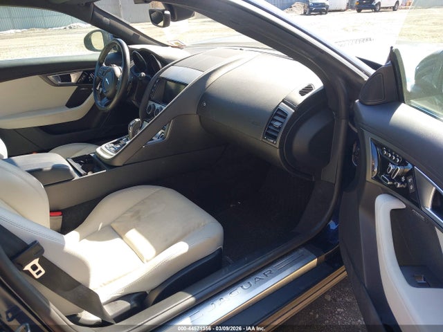 2017 JAGUAR F-TYPE SAJWA6ATXH8K44594 Photo 4