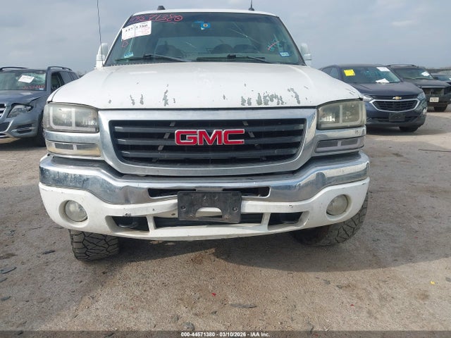 44571380 :رقم المزاد ، 2GTEC13T351347553 vin ، 2005 Gmc Sierra 1500 Sle مزاد بيع