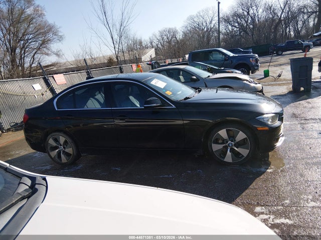 44571381 :رقم المزاد ، WBA3F9C54DF484231 vin ، 2013 Bmw Activehybrid 3 مزاد بيع