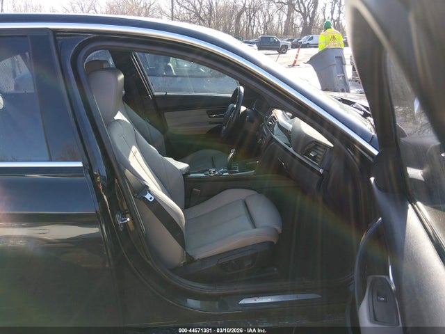 44571381 :رقم المزاد ، WBA3F9C54DF484231 vin ، 2013 Bmw Activehybrid 3 مزاد بيع