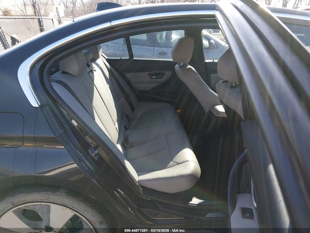 44571381 :رقم المزاد ، WBA3F9C54DF484231 vin ، 2013 Bmw Activehybrid 3 مزاد بيع