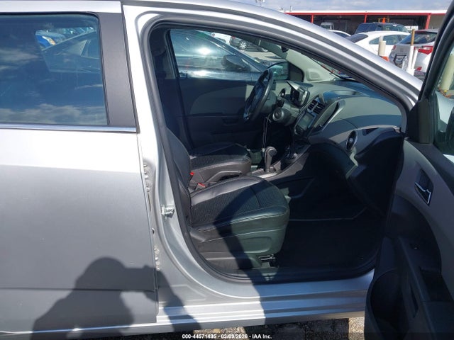 1G1JE6SB9F4107131 Chevrolet Sonic Ltz Auto