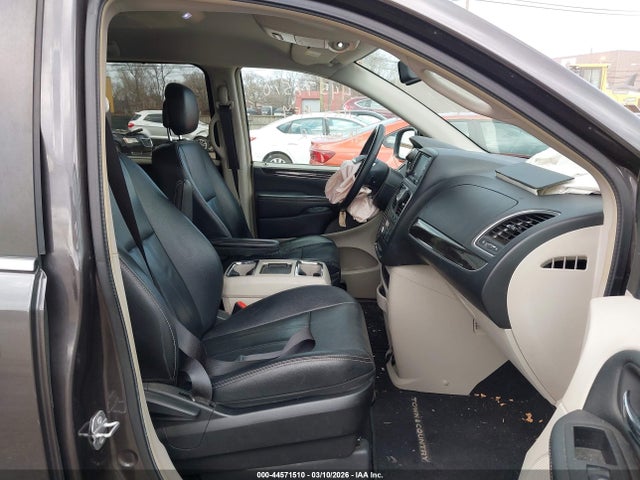 44571510 :رقم المزاد ، 2C4RC1BG8FR727576 vin ، 2015 Chrysler Town & Country Touring مزاد بيع