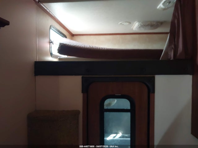 44571600 :رقم المزاد ، 1UJCJSCV4B1TC0069 vin ، 2011 Jayco Cx39c مزاد بيع