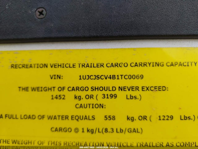 44571600 :رقم المزاد ، 1UJCJSCV4B1TC0069 vin ، 2011 Jayco Cx39c مزاد بيع