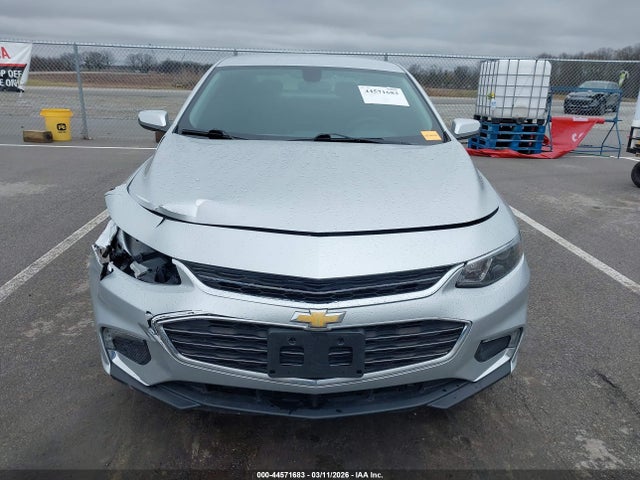 1G1ZD5ST0JF270305 Chevrolet MALIBU LT