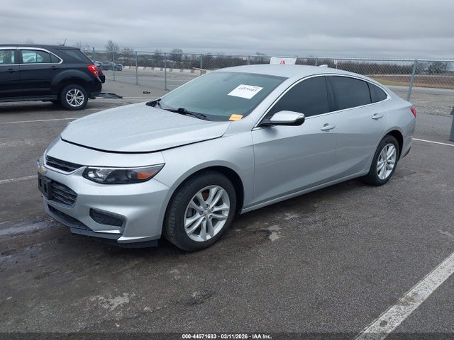 1G1ZD5ST0JF270305 Chevrolet MALIBU LT