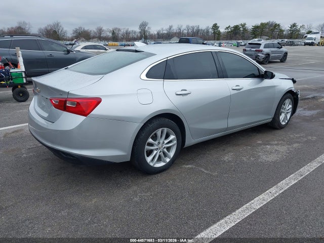 1G1ZD5ST0JF270305 Chevrolet MALIBU LT