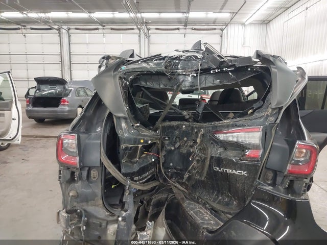 44571693 :رقم المزاد ، 4S4BTADC5M3173071 vin ، 2021 Subaru Outback Premium مزاد بيع