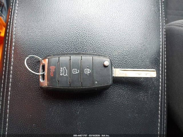 44571707 :رقم المزاد ، 5XYPG4A38GG168225 vin ، 2016 Kia Sorento 2.4l Lx مزاد بيع
