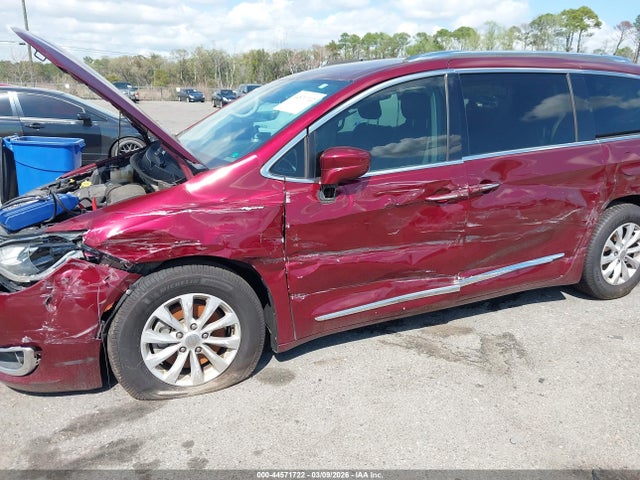 Продаж на аукціоні авто 2018 Chrysler Pacifica Touring L, vin: 2C4RC1BG7JR133070, номер лоту: 44571722