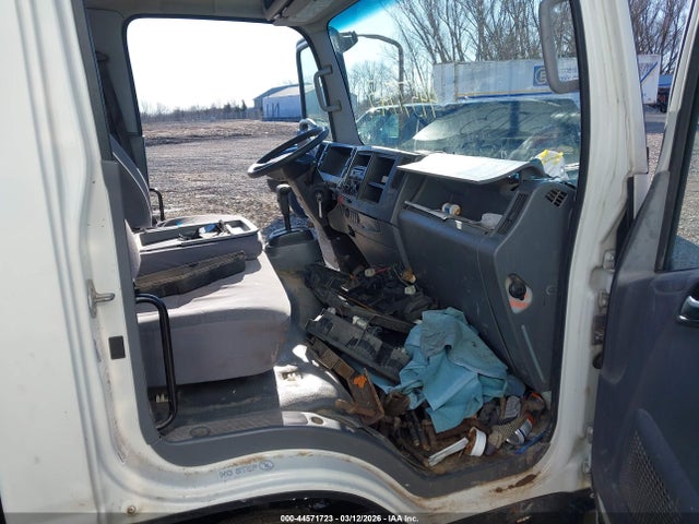 44571723 :رقم المزاد ، JALC4W169H7000748 vin ، 2017 Isuzu Npr Hd Dsl Reg At مزاد بيع