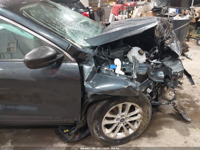 Продажа на аукционе авто 2022 Ford Escape Se, vin: 1FMCU9G68NUA58515, номер лота: 44571766