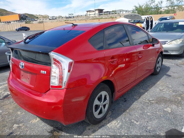 Toyota Prius Three 2014 JTDKN3DU4E0362350 Image 4