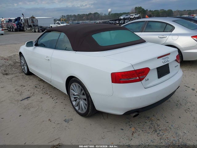 2011 AUDI A5 WAUJFAFH7BN018035 Photo 2