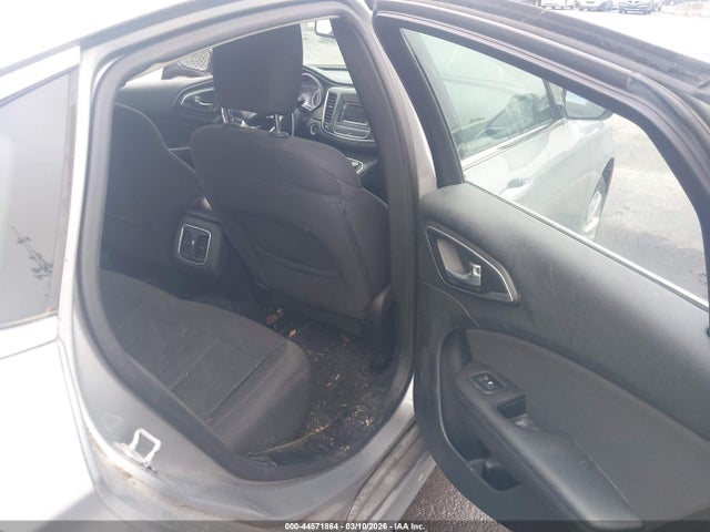 2015 Chrysler 200 Limited მანქანა იყიდება აუქციონზე, vin: 1C3CCCAB8FN592401, აუქციონის ნომერი: 44571864