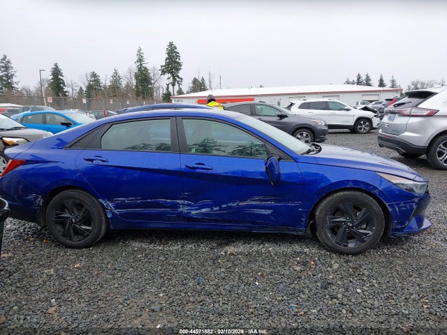 KMHLM4AJXNU025774 Hyundai Elantra Hybrid Blue