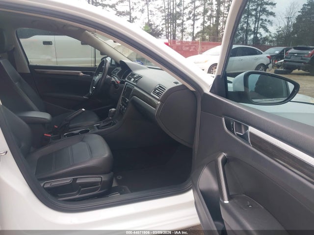 44571906 :رقم المزاد ، 1VWBA7A30JC017417 vin ، 2018 Volkswagen Passat 2.0t Se مزاد بيع