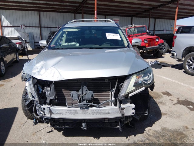 44571950 :رقم المزاد ، 5N1DR2MNXJC670711 vin ، 2018 Nissan Pathfinder Sv مزاد بيع