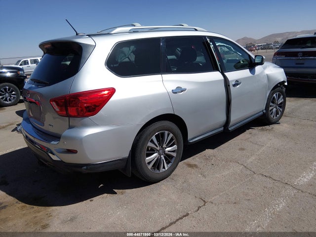 44571950 :رقم المزاد ، 5N1DR2MNXJC670711 vin ، 2018 Nissan Pathfinder Sv مزاد بيع