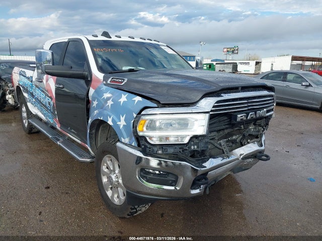 44571976 :رقم المزاد ، 3C6UR5NL5NG279558 vin ، 2022 Ram 2500 Laramie  4x4 6'4 Box مزاد بيع