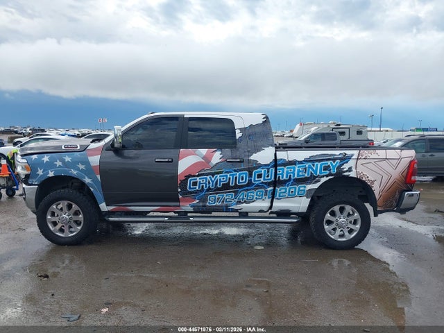 44571976 :رقم المزاد ، 3C6UR5NL5NG279558 vin ، 2022 Ram 2500 Laramie  4x4 6'4 Box مزاد بيع