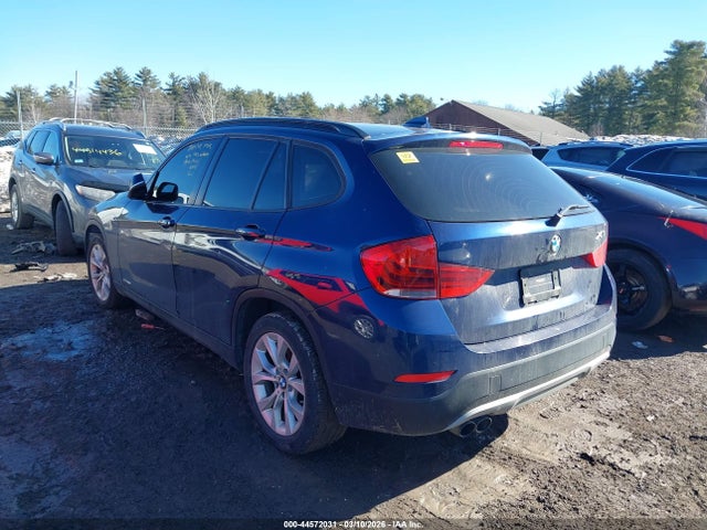2014 BMW X1 WBAVL1C5XEVY13234 Photo 2