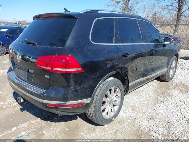 2015 VOLKSWAGEN TOUAREG WVGEF9BP9FD006833 Photo 3