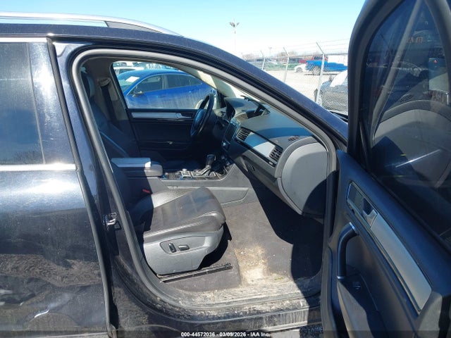 2015 VOLKSWAGEN TOUAREG WVGEF9BP9FD006833 Photo 4