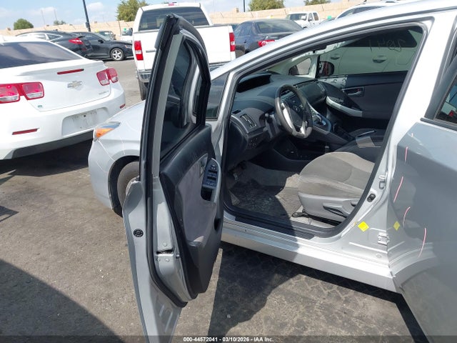 Toyota PRIUS PLUG-IN 2014 JTDKN3DP3E3060430 Image 5