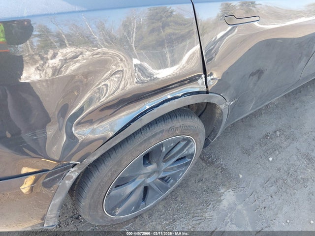44572066 :رقم المزاد ، 7SAYGDEE3RF158263 vin ، 2024 Tesla Model Y Long Range Dual Motor All-wheel Drive مزاد بيع