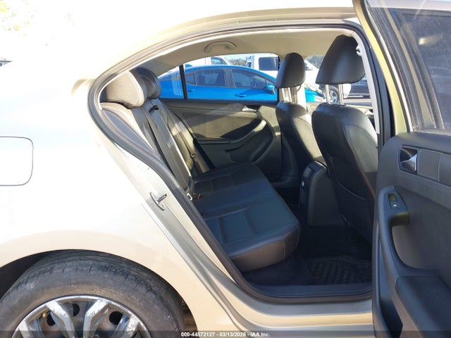 44572127 :رقم المزاد ، 3VWD17AJXEM262026 vin ، 2014 Volkswagen Jetta 1.8t Se مزاد بيع