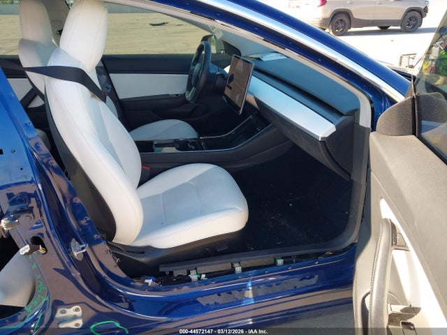 2019 TESLA MODEL 3 5YJ3E1EB0KF392139 Photo 4