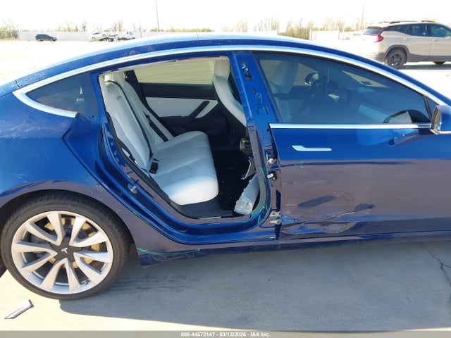 2019 TESLA MODEL 3 5YJ3E1EB0KF392139 Photo 5