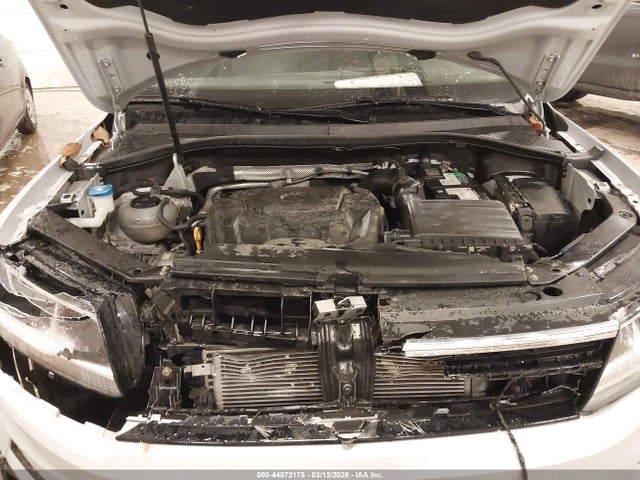 2018 Volkswagen Tiguan 2.0t Se/2.0t Sel მანქანა იყიდება აუქციონზე, vin: 3VV2B7AX3JM013901, აუქციონის ნომერი: 44572178