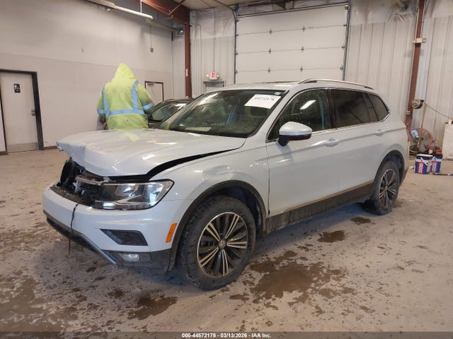 2018 Volkswagen Tiguan 2.0t Se/2.0t Sel მანქანა იყიდება აუქციონზე, vin: 3VV2B7AX3JM013901, აუქციონის ნომერი: 44572178