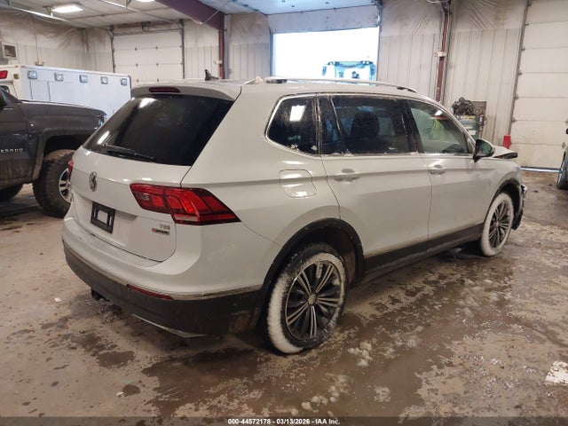 2018 Volkswagen Tiguan 2.0t Se/2.0t Sel მანქანა იყიდება აუქციონზე, vin: 3VV2B7AX3JM013901, აუქციონის ნომერი: 44572178