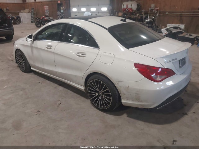 2018 MERCEDES-BENZ CLA 250 WDDSJ4GB0JN581854 Photo 2