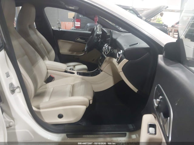 2018 MERCEDES-BENZ CLA 250 WDDSJ4GB0JN581854 Photo 4