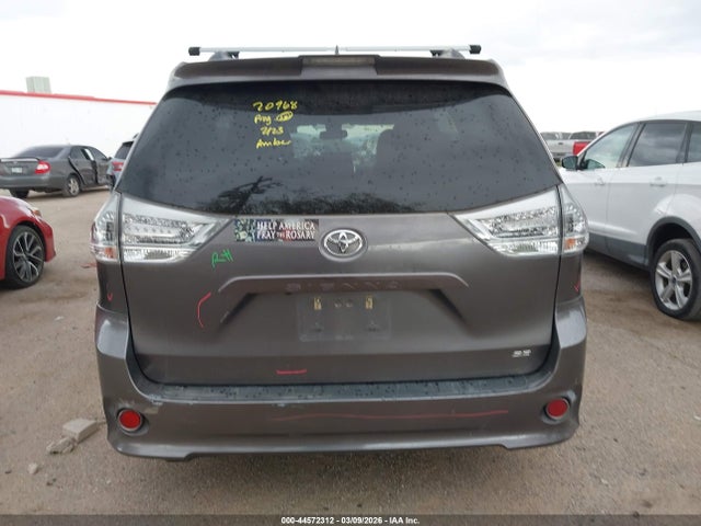 5TDXZ3DC1JS911057 Toyota Sienna Se 8 Passenger